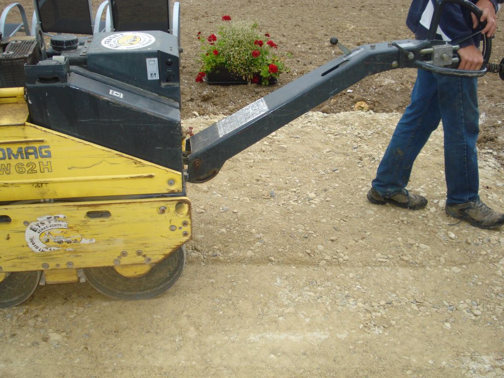 Damage des cailloux pour la futures terrasse