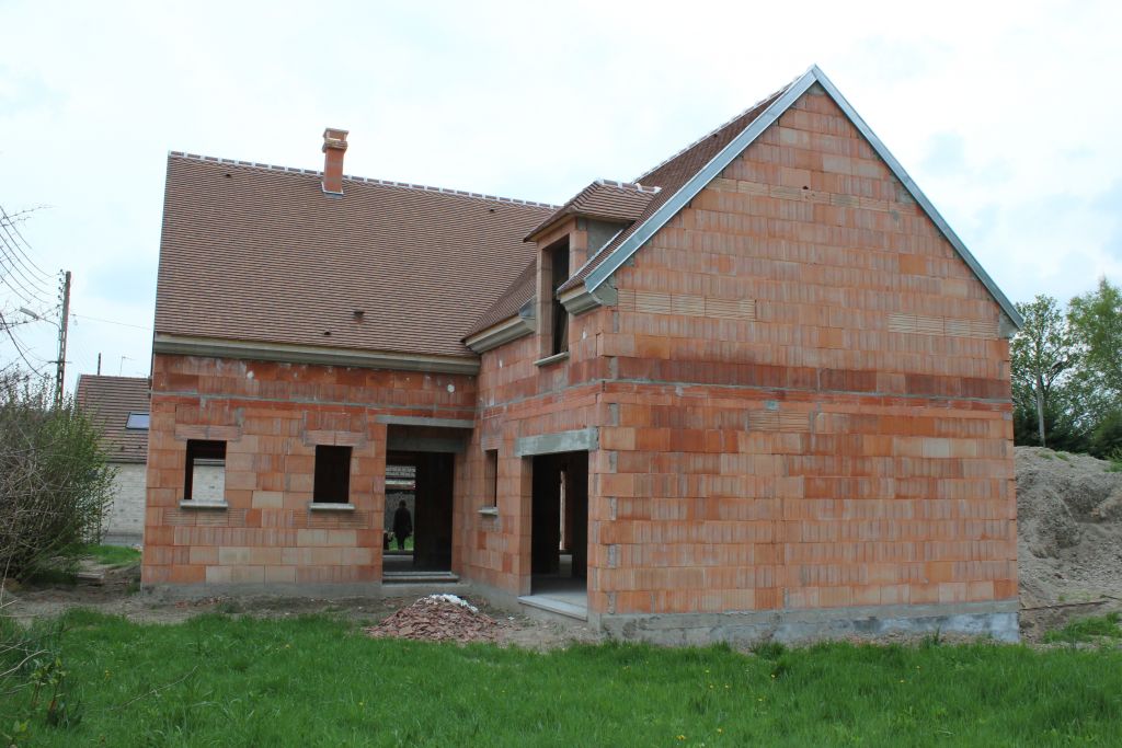 surprise de la dernire visite chantier : une planche de rive en zinc installe sur le pignon nord ... alors qu'elle n'tait pas prvue en amont du projet