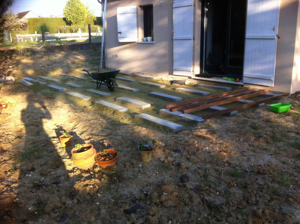 Bordures béton support en place