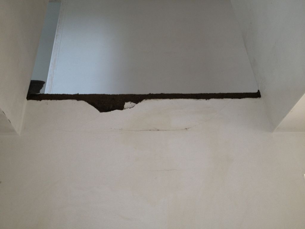 Chape de l'�tage... Mais ils m'ont p�t� un bout de platre !!!
<br />
Bon, ce sera cach� par l'escalier...