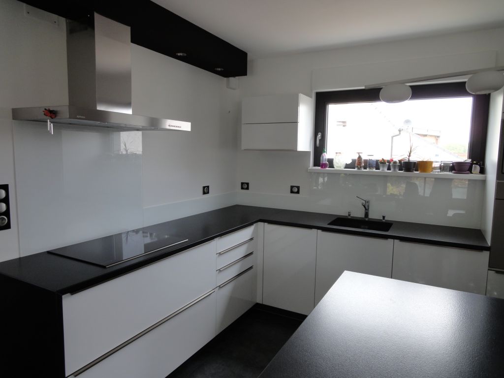 Credence cuisine en place! verre laque blanc de chez LM