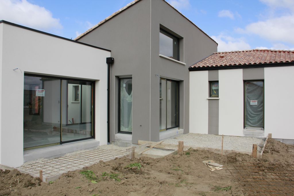 terrassier en place, et terrasse en cours