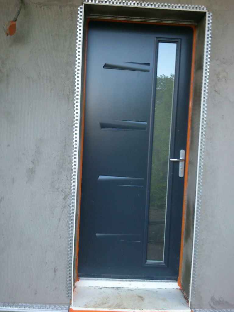 Préparation du cadre de la porte d'entrée