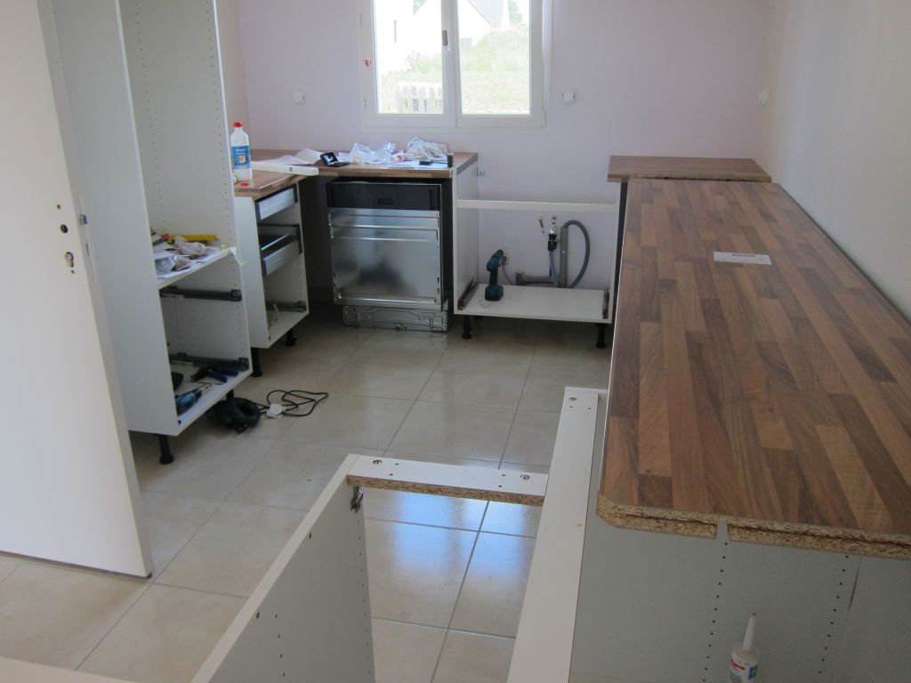 Installation de la cuisine...