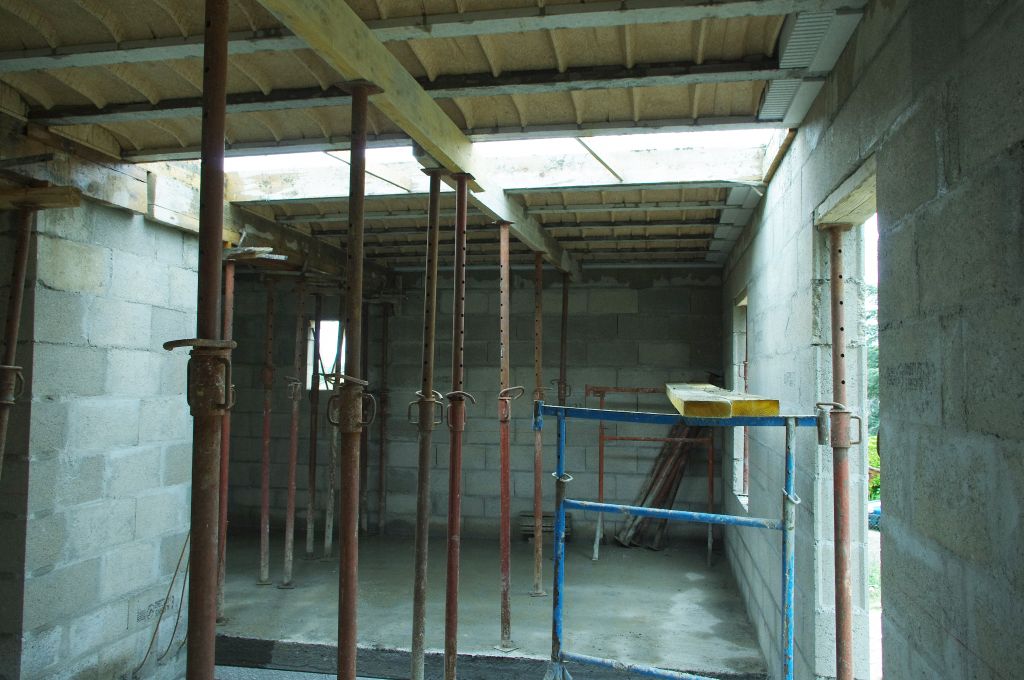 RDC couvert, plafond coulé