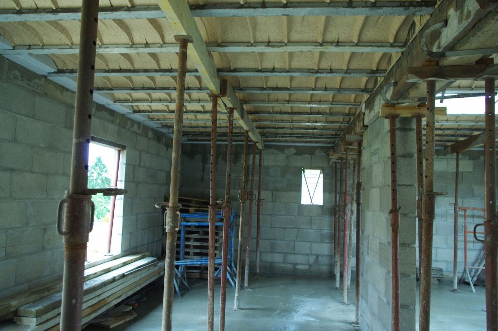 RDC couvert, plafond coulé