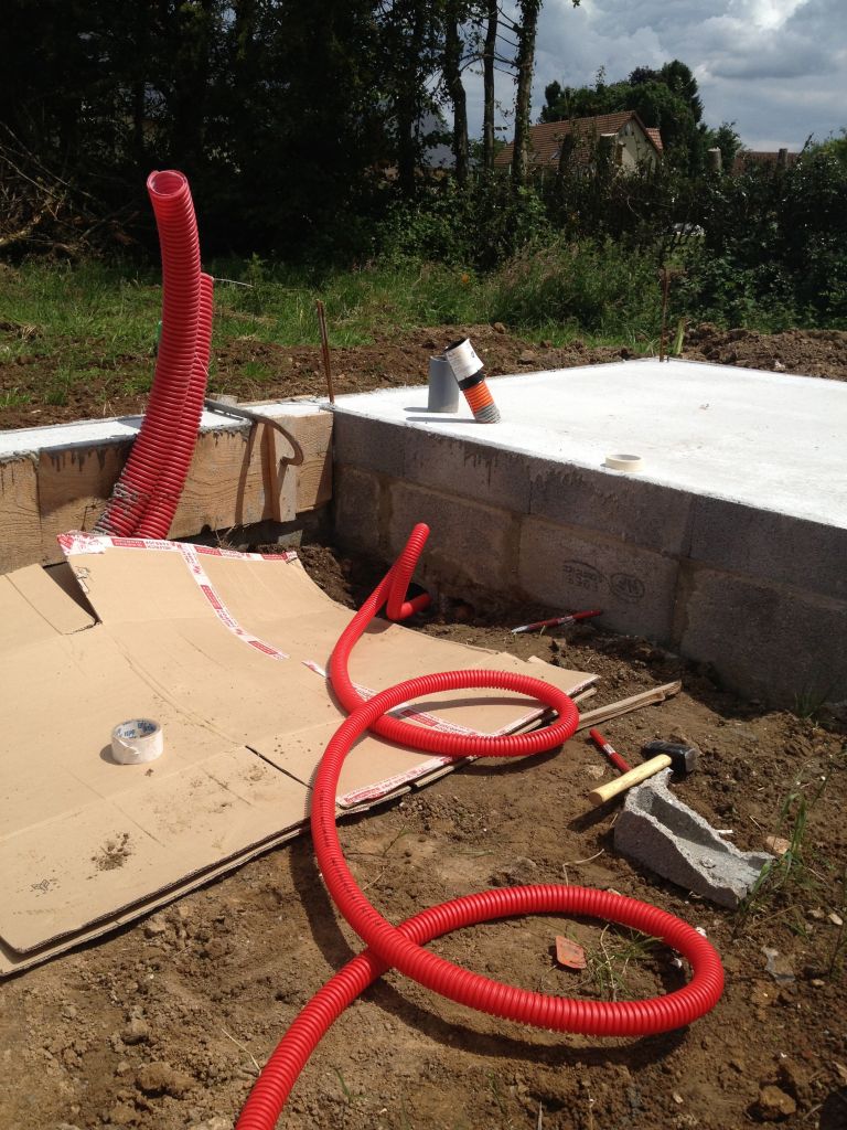 gaine en attente pour une futur alimentation de la terrasse