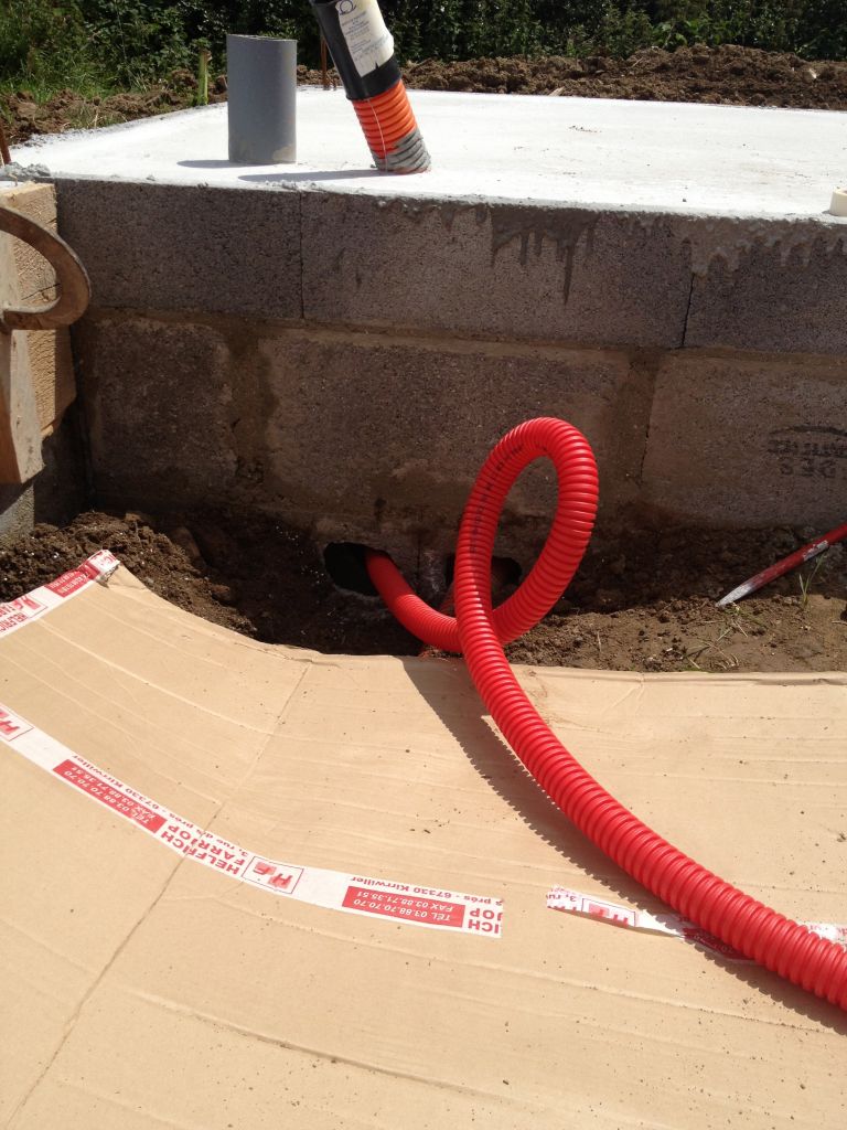 gaine en attente pour une futur alimentation de la terrasse