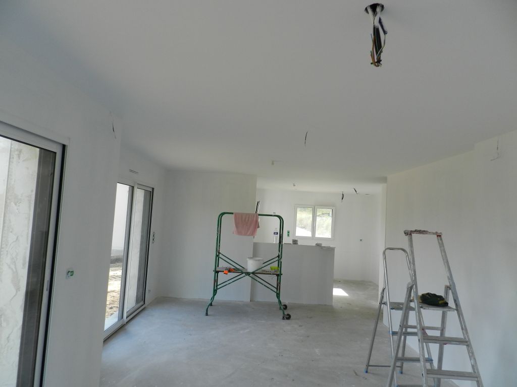 1�re couche de peinture - salle