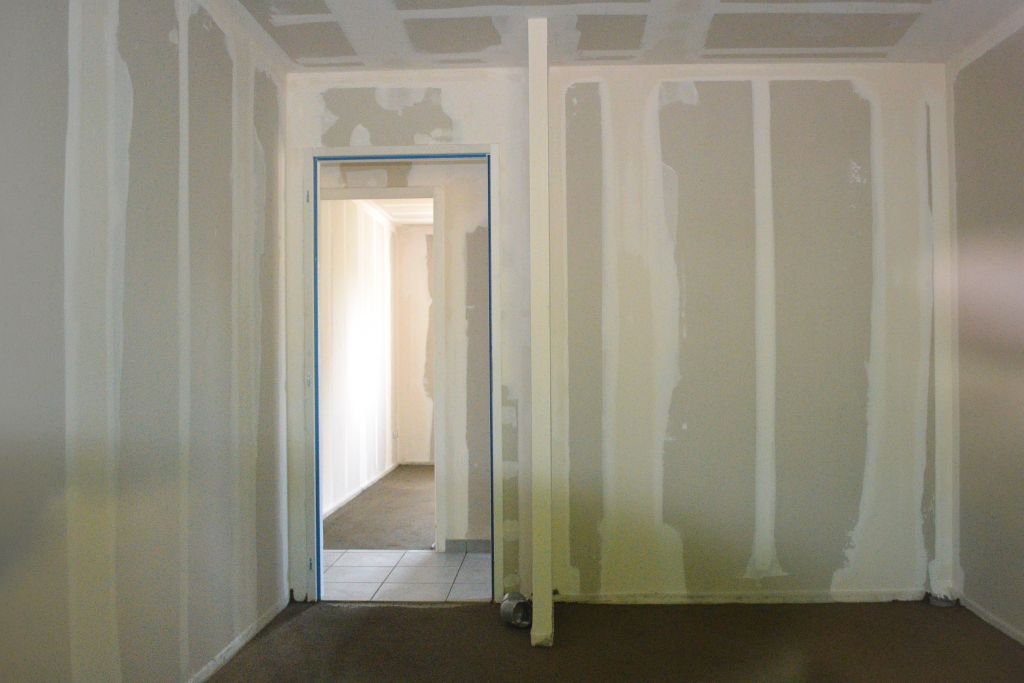 chambre de ma fille avec vue sur le couloir carrel !