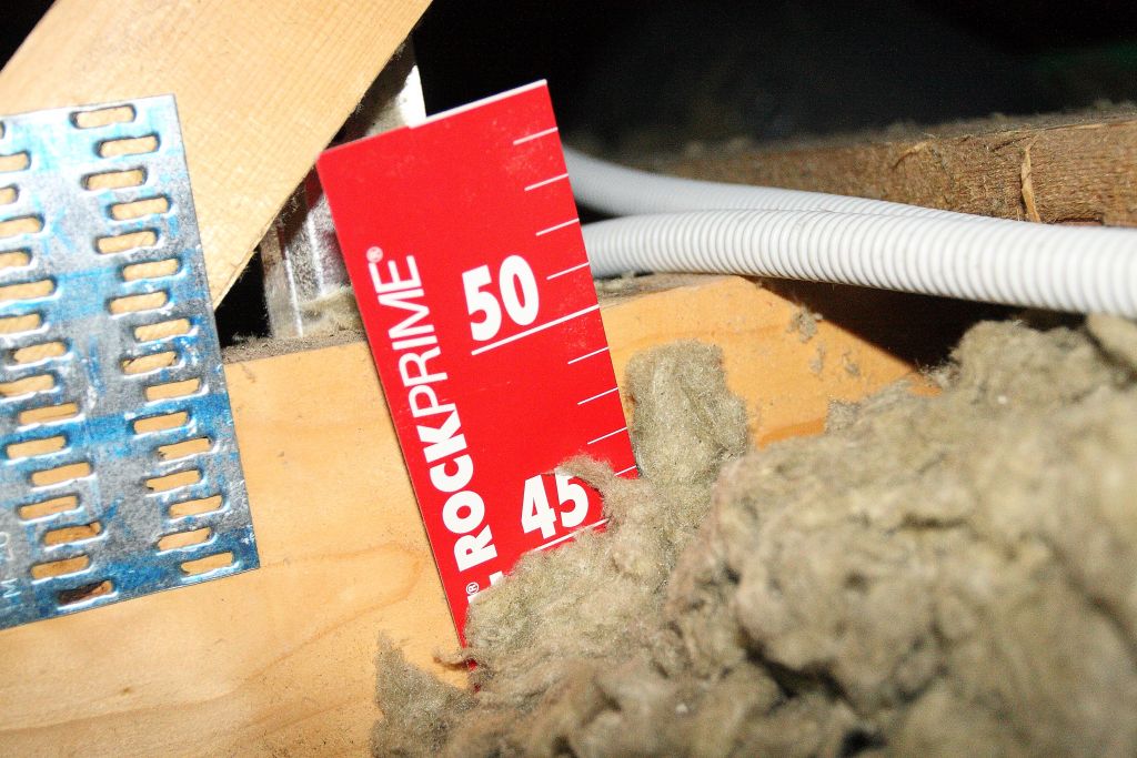 45 cm de laine de roche dans les combles