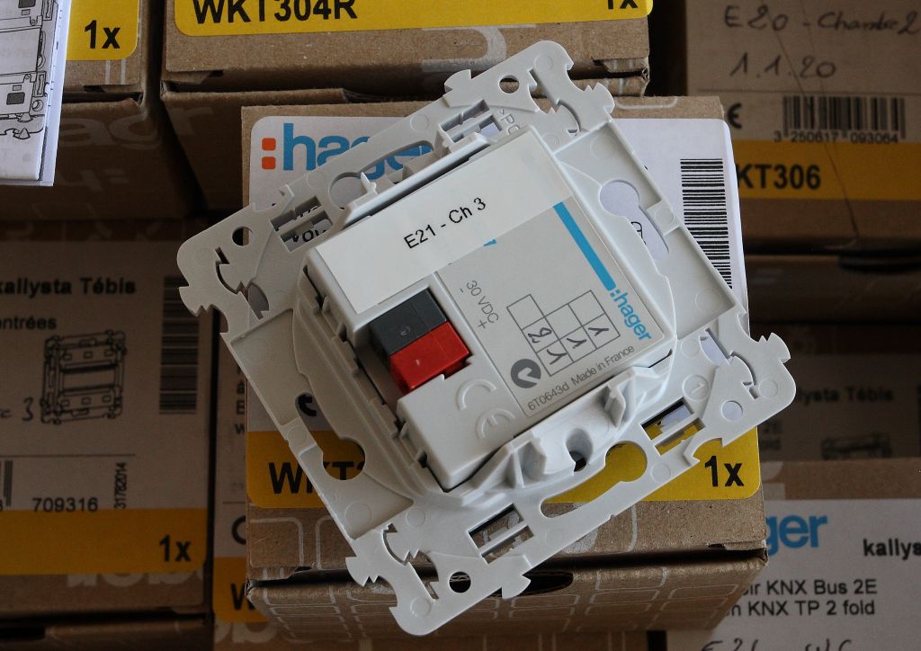 Domotique KNX : interrupteur KNX TEBIS HAGER 6 entrées