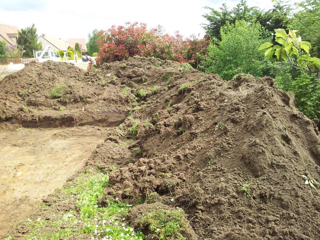Premier jour de creusée pour le terrassement des fondations