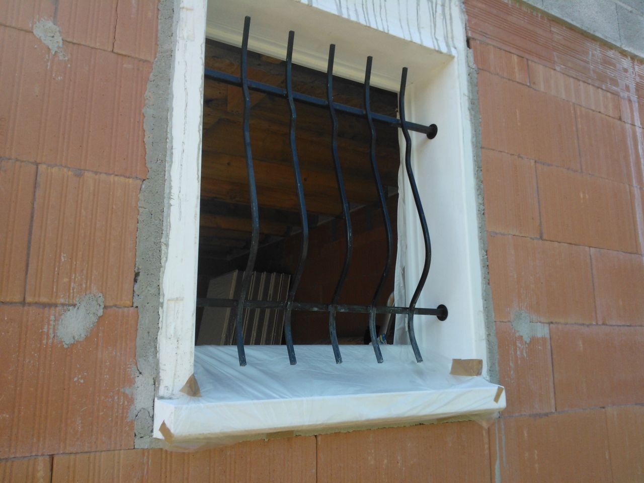 Les grilles de défenses avant peinture