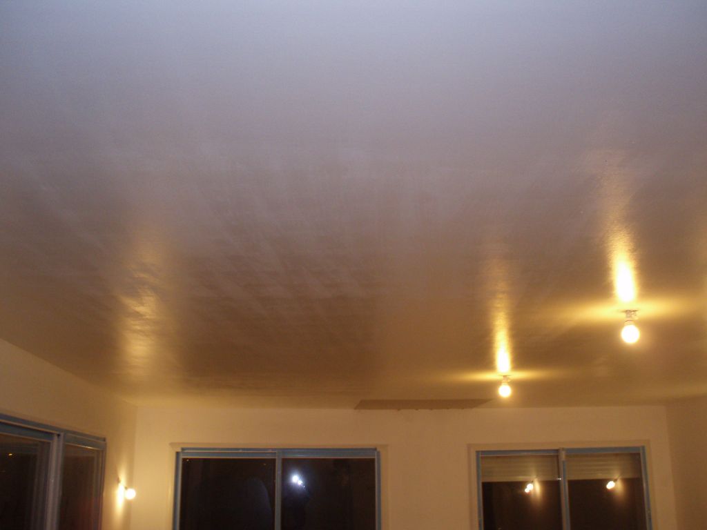 Peindre un plafond en couleur - Joli Place