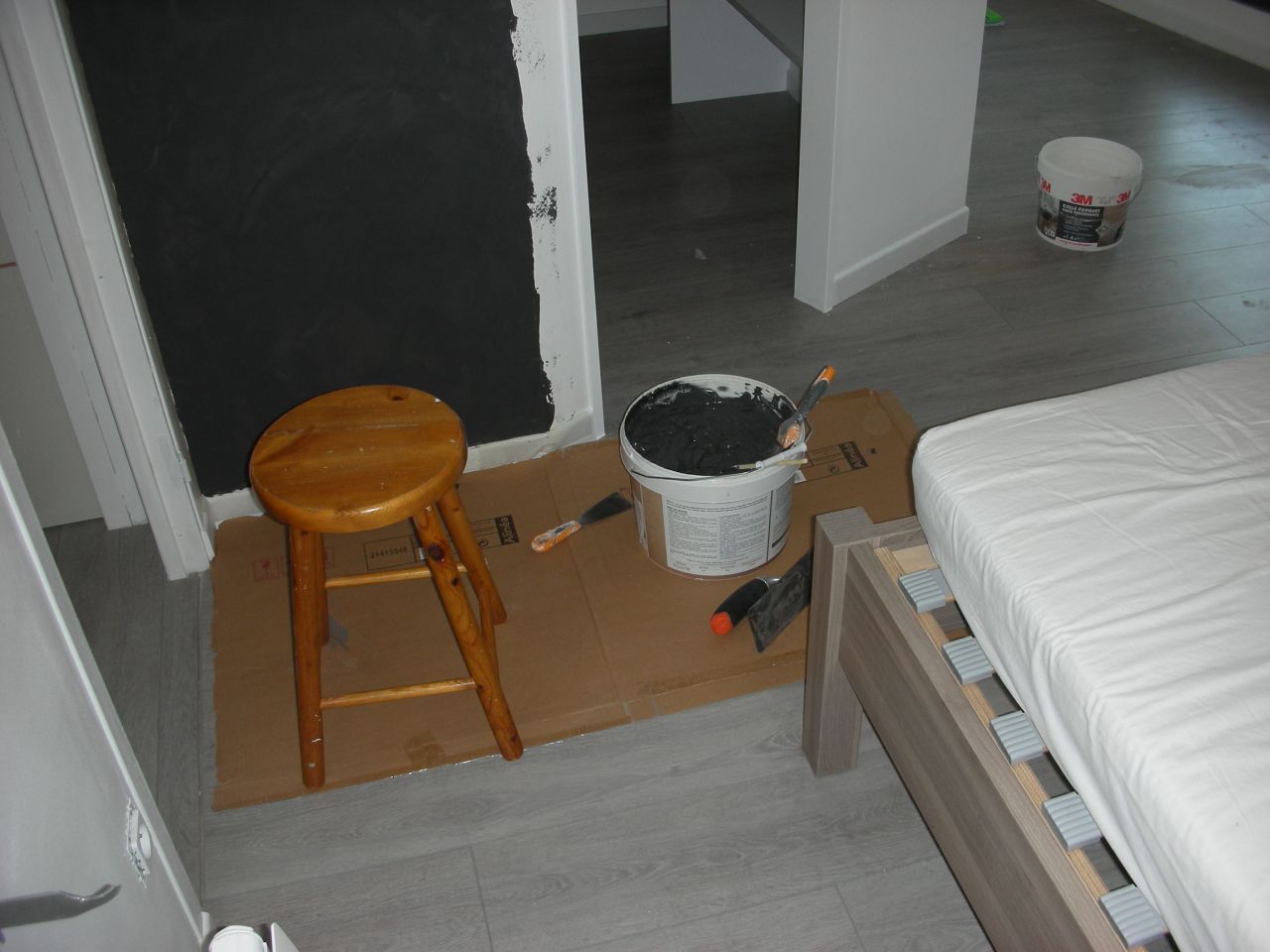 Enduit béton sur le dressing de Chloé