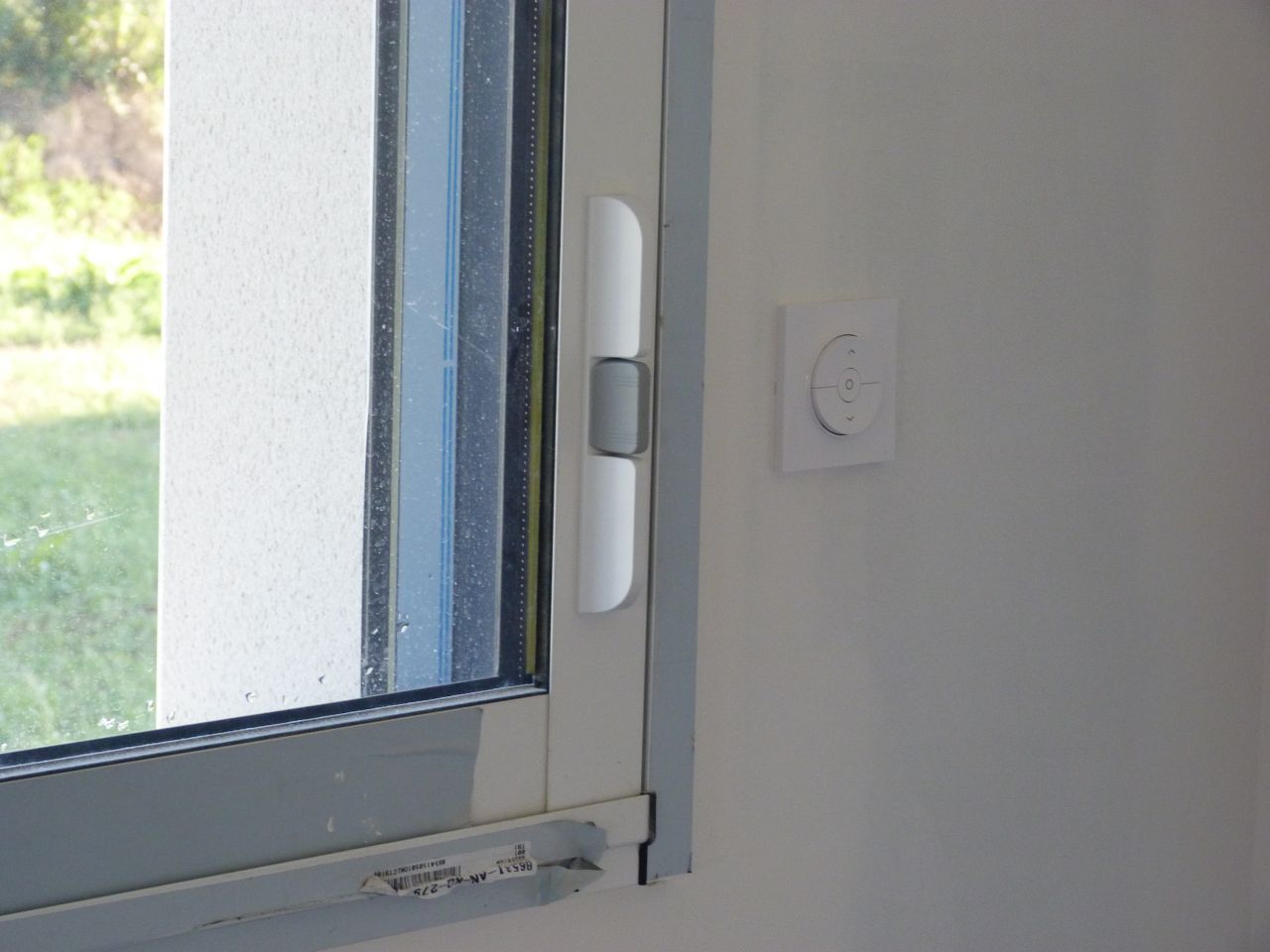 fenêtre et interrupteurs