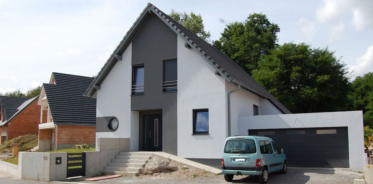 façade finie! (il restait le porche)