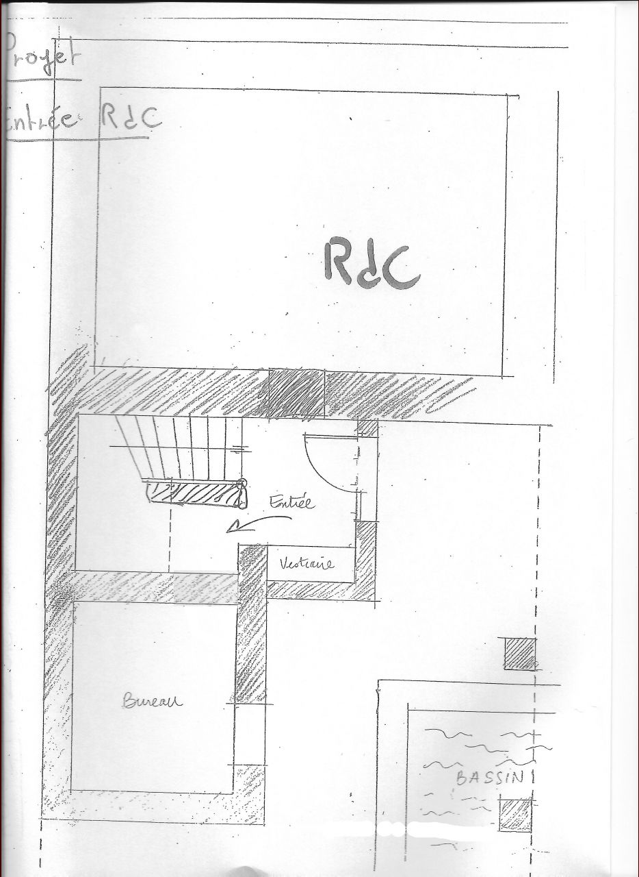 Projet du rez de chausse. L'entre est agrandie, a ce jour la porte d'entre donne directement sur la 1ere marche d'escalier, projet de rajouter un palier.