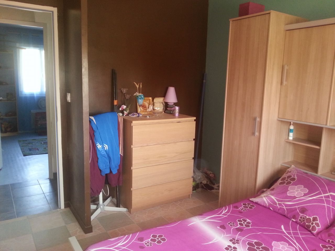 notre chambre sans deco pour le moment vu qu'on a pas d'idée