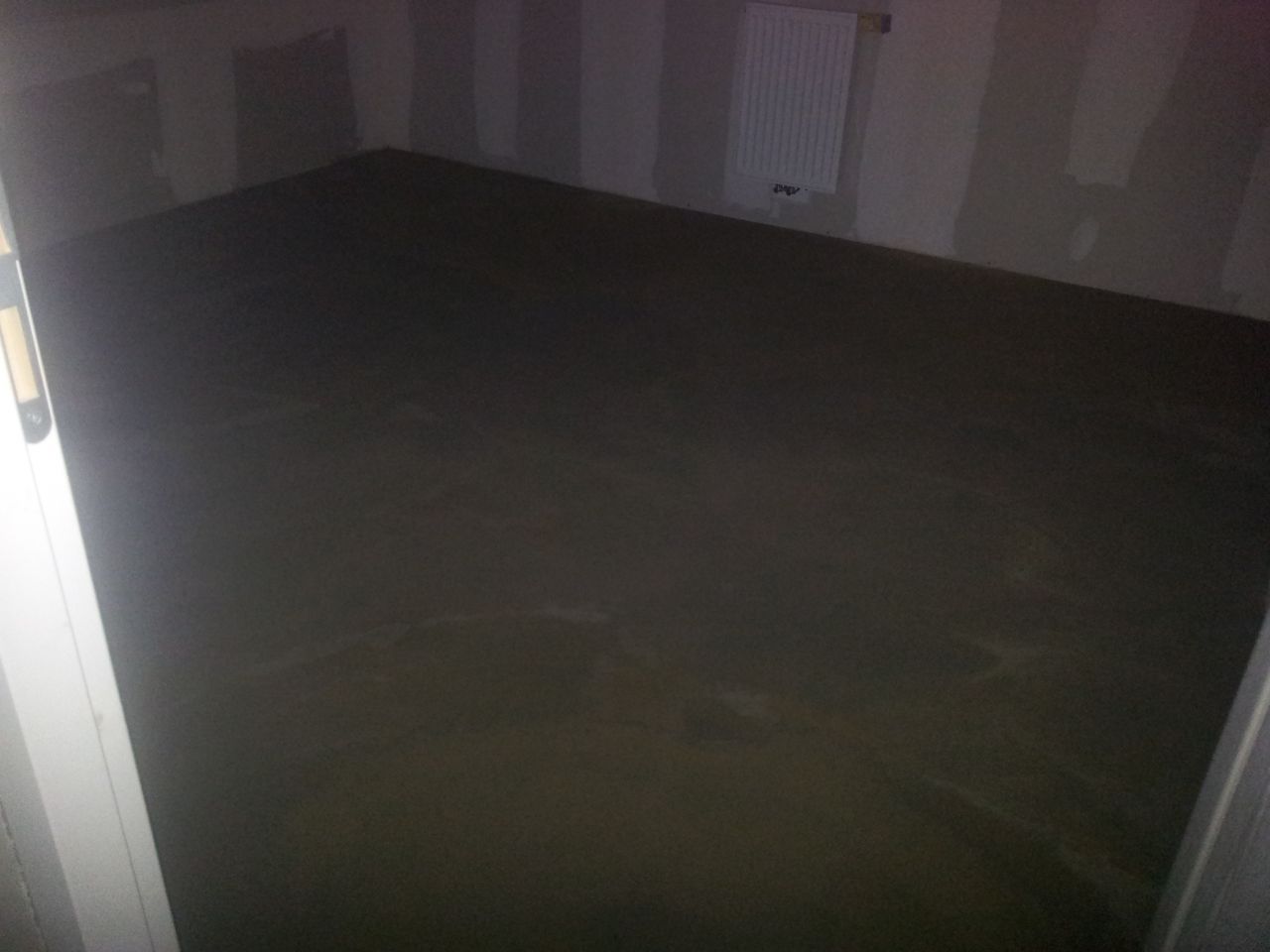 Ragréage avant pose du parquet dans la chambre 2