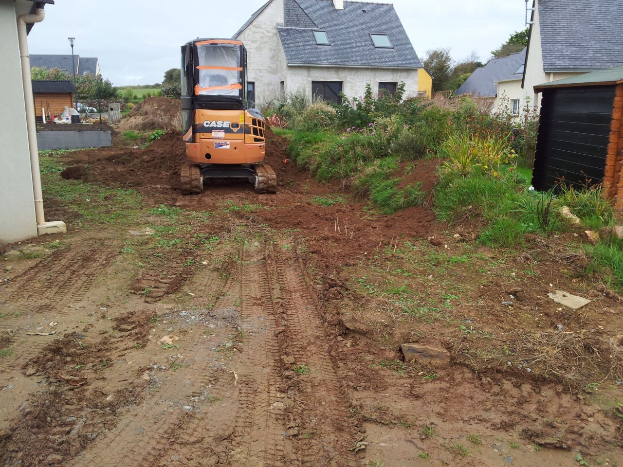 La mise au propre du terrain commence