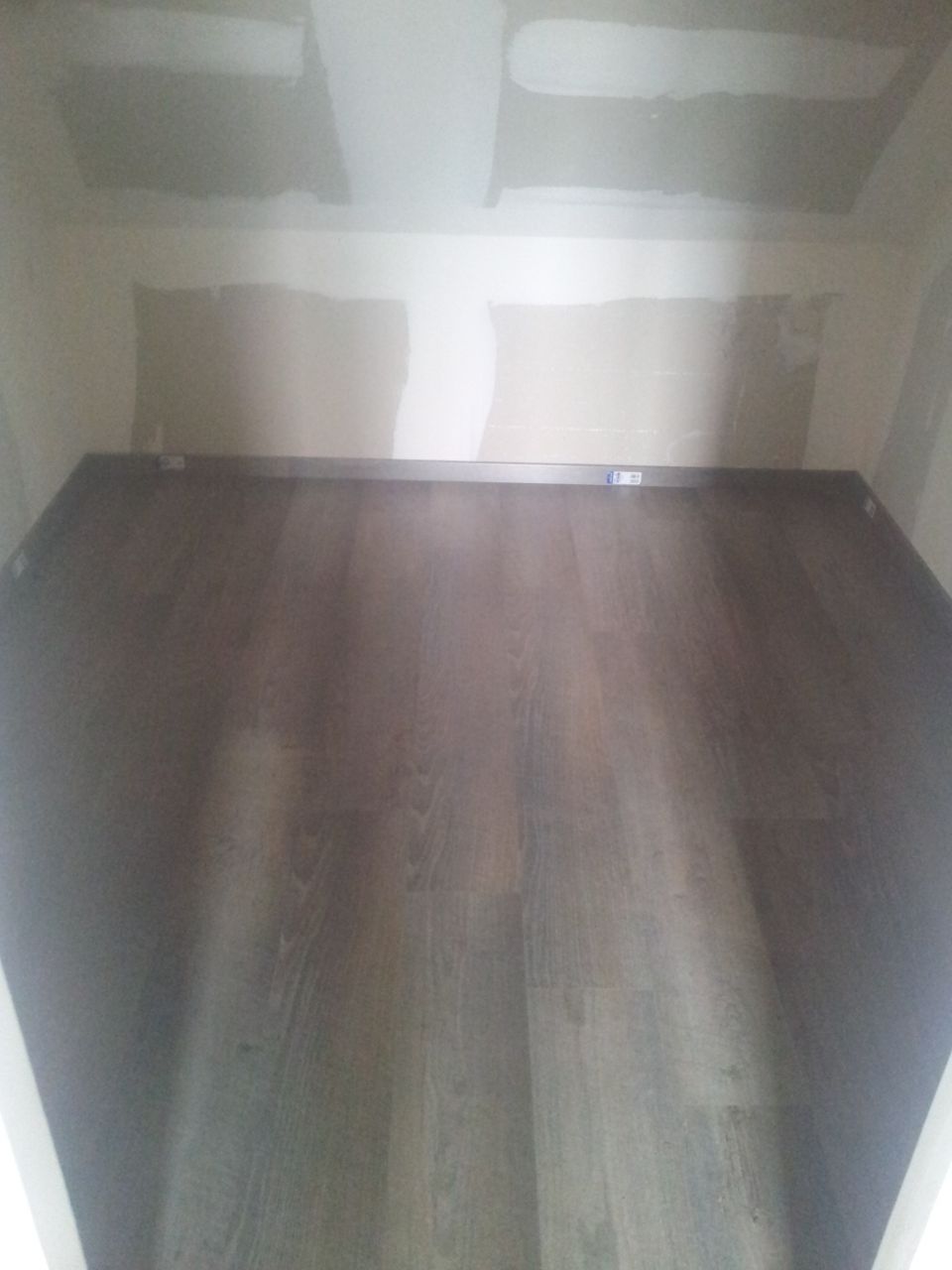 Parquet de la chambre 1 (dressing)