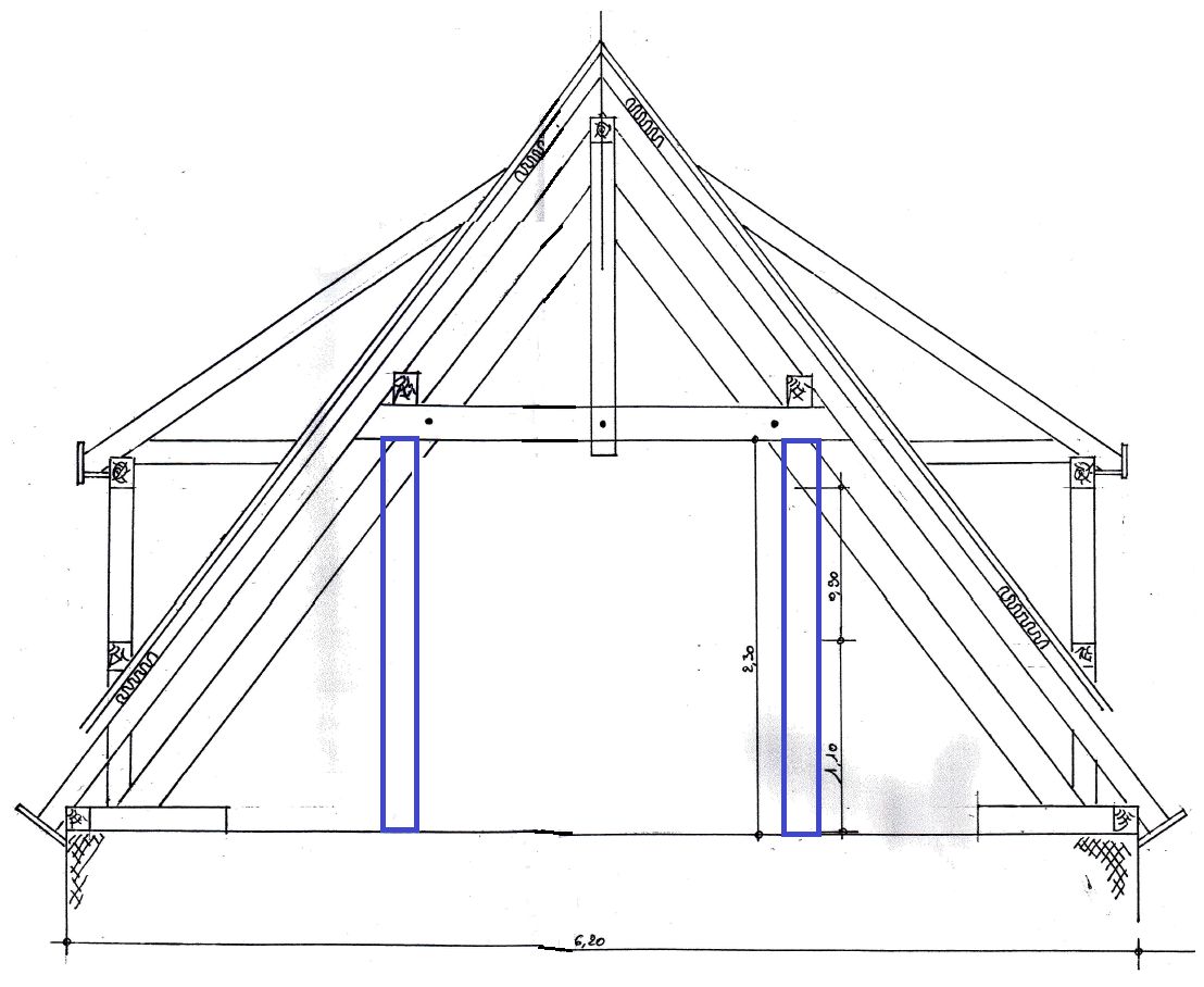 Ancien emplacement des poteaux, et nouvelle structure de la charpente.