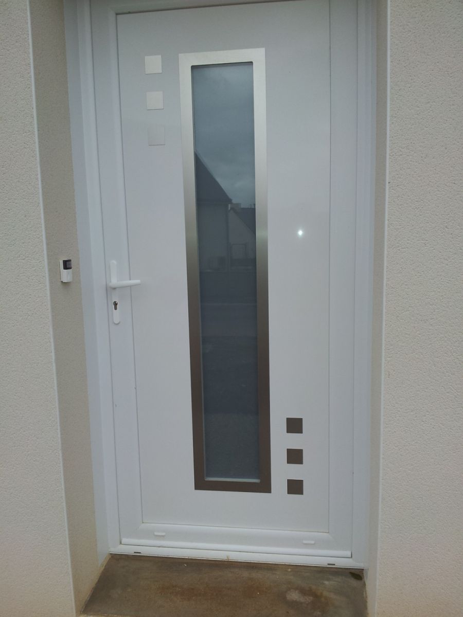 Film opacifiant dépoli sur la porte d'entrée