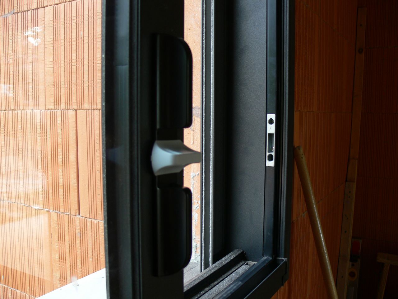 poignée "encombrement réduit" des fenetres