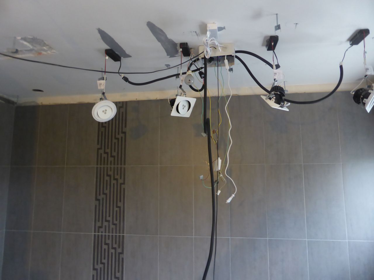 Electricit   faux plafond SDB