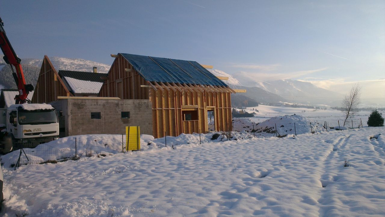 pose d'une bache pour protger de la neige prvu le WE