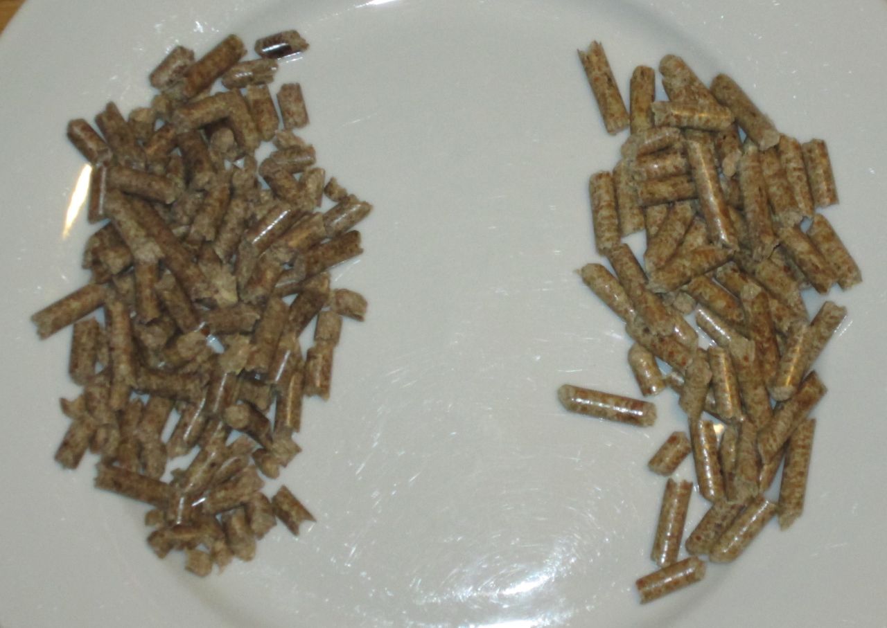 Comparaison German Pellets  droite et pellets FirstBois  gauche