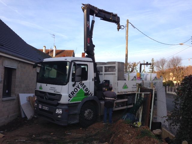 Voici ma livraison LM pour tout notre matos puisard, raccordements, pvc, gaines, filets ect...

il y en avait du matos