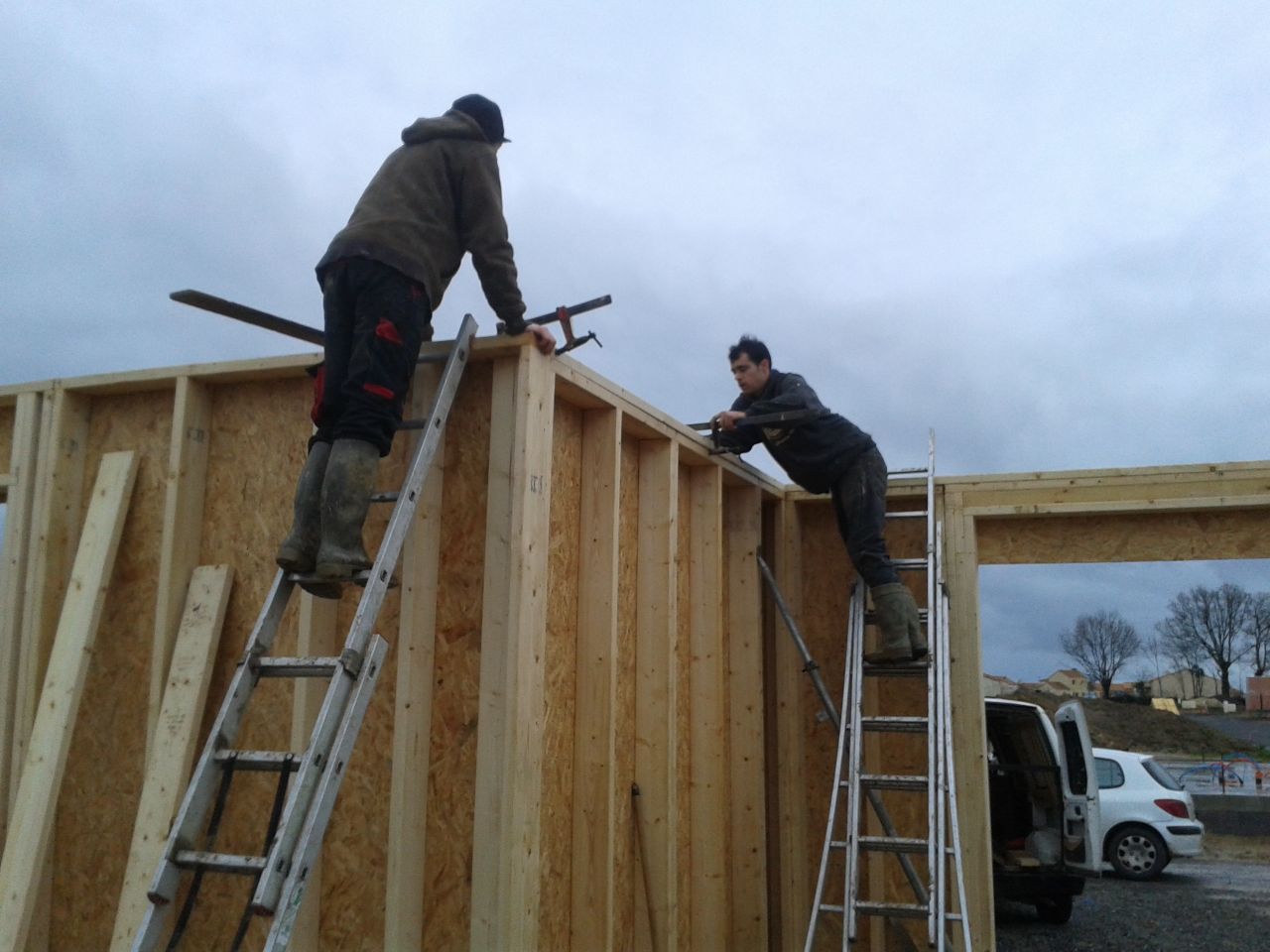 pose des murs de la maison rez de chausse