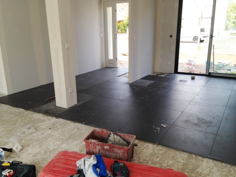 pose du carrelage en cours