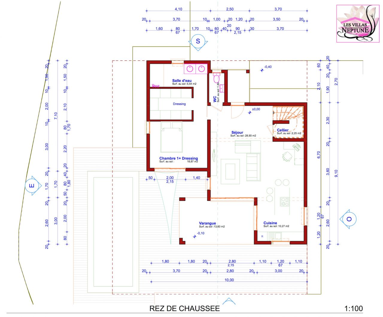 Plan du Rez de Chausse.
<br />

<br />
Nous avons organis la chambre parentale avec un puit de lumire en tte de lit qui donne sur le lever de soleil ct montagne !
<br />

<br />
Trois baies vitres dont une dans le salon  trois vantaux qui permettra de rcuprer 66% de la surface en ouverture.
<br />

<br />
Tous les volets roulants sont des volets roulants ajours. Compltement ferms ils occultent, partiellement ferme il y a un petit jour entre chaque lame qui laisse entrer une lumire tamise.
<br />

<br />
Toute petite varangue couverte, et pour augmenter la surface ombrage elle sera tendue vers la suite parentale avec des voiles d'ombrage.