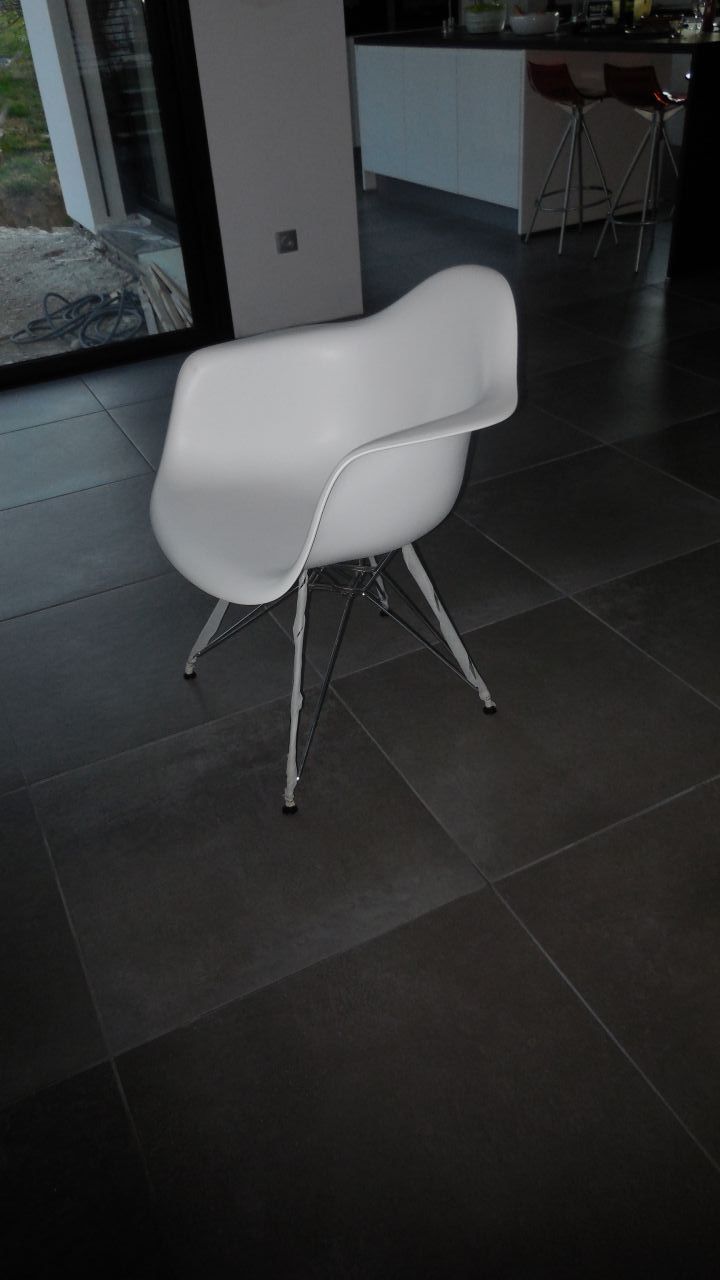 nouvelle chaise  ....