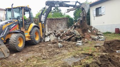 Destruction du vieux batiment.