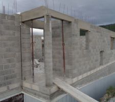 Poutres béton du porche