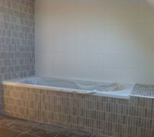 Baignoire &eacute;tage   fa&iuml;ence