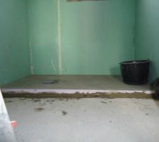 Pose du BA13 hydrofuge sur les murs   pose du pr&ecirc;t &agrave; carreler