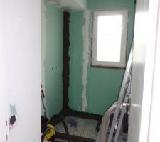 Pose du plafond et coffrage de la poutre.