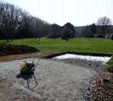 Premier tassement apr&egrave;s &eacute;talement du premier camion de gravier
