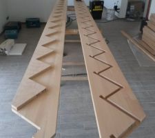 Le travail d'installation de l'escalier