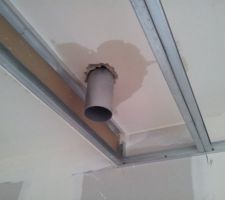 Tube d?aspiration de la VMC DF pour la cuisine