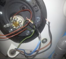 Fils cumulus cramé à cause de la mauvaise section du cable (1.5mm² au lieu de 2.5mm²)