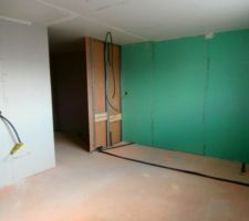 Chambre 2 avec salle d'eau et dressing