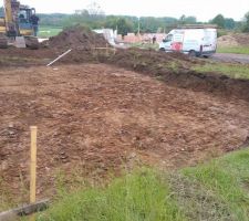 Début des travaux

étape 1: faire un grand trou !