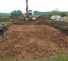 Début des travaux

étape 1: faire un grand trou !